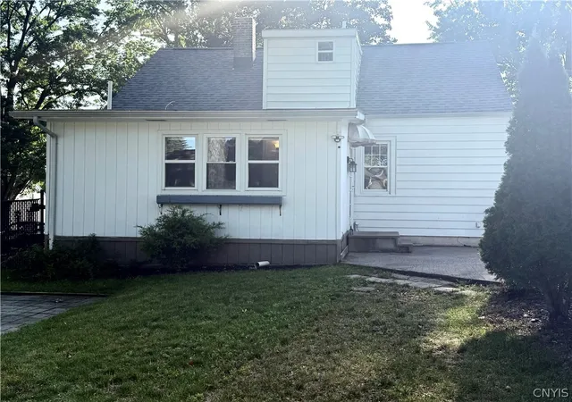 5th image of 3 Marks Pl, New Hartford, NY 13413 | MLS# S1700129