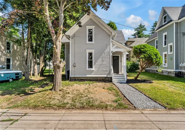 2nd image of 8 High St, Oneonta, NY 13820 | MLS# R1699236