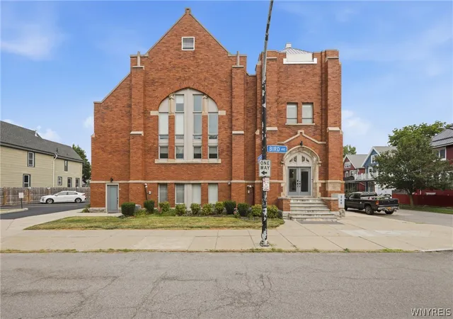 Listing Photo 1 - Condo for sale in building located at 340 Bird Ave, Buffalo, NY 14213 - Unit #102