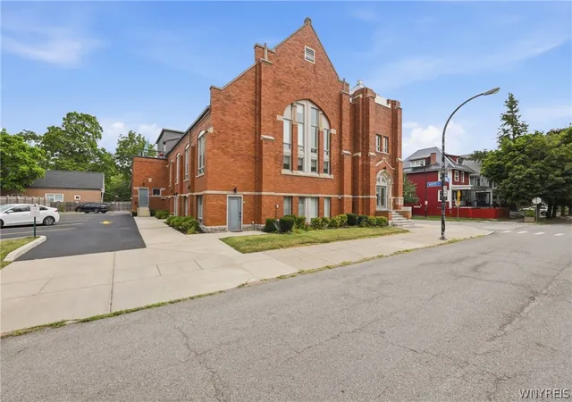 Listing Photo 2 - Condo for sale in building located at 340 Bird Ave, Buffalo, NY 14213 - Unit #102