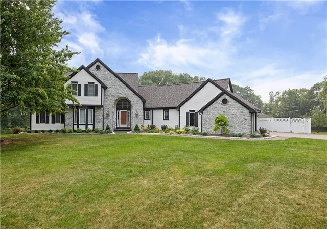 1st image of 19 Dixon Woods, Honeoye Falls, NY 14472 | MLS# R1699957