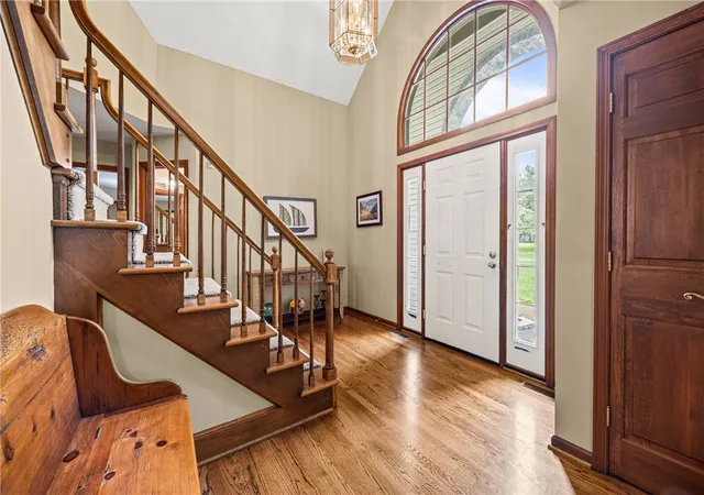 3rd image of 19 Dixon Woods, Honeoye Falls, NY 14472 | MLS# R1699957