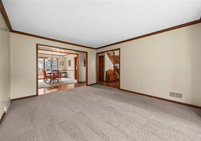 5th image of 19 Dixon Woods, Honeoye Falls, NY 14472 | MLS# R1699957