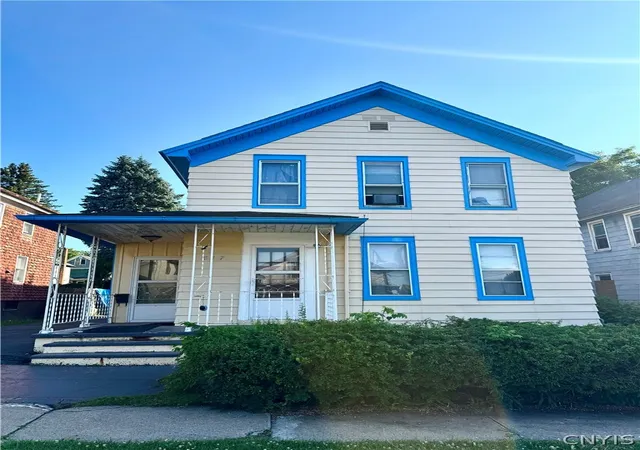 1st image of 817 Chestnut St, Utica, NY 13502 | MLS# S1699934