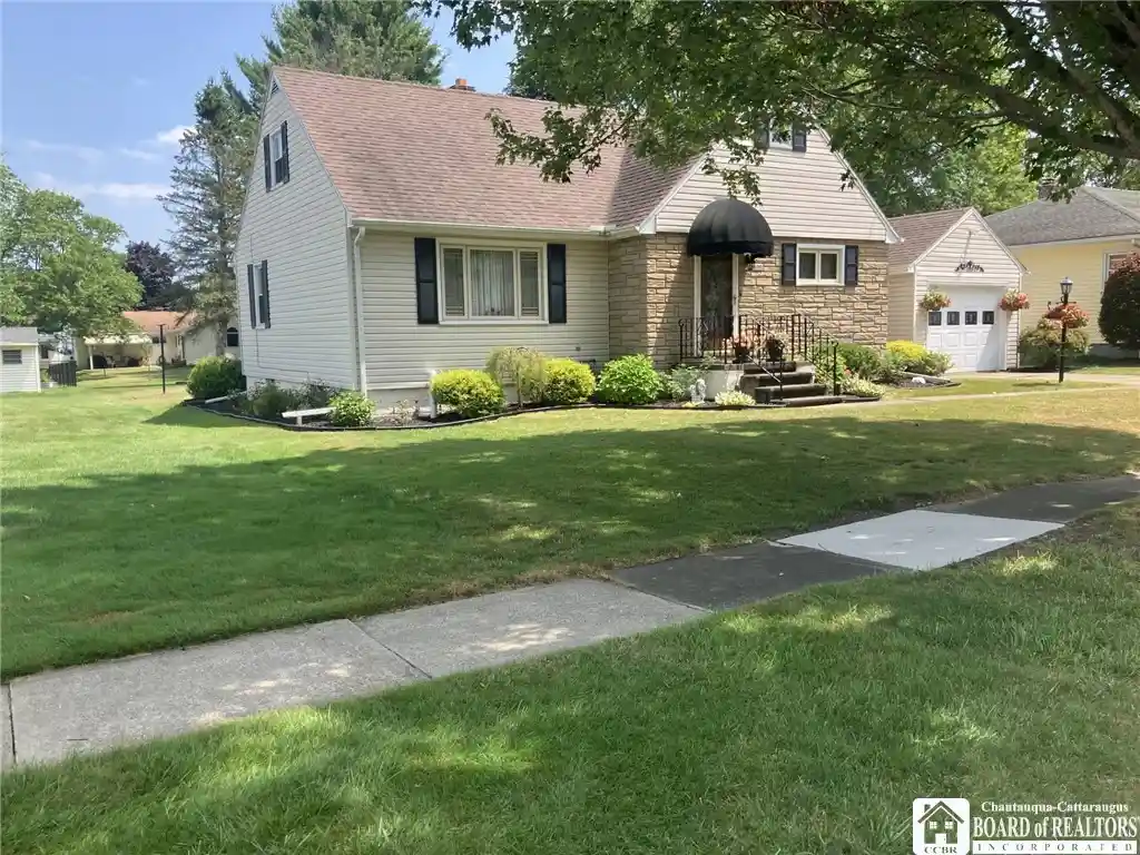 Photo 1 of Single family home for sale at 275 Sampson St, Jamestown, NY 14701 | MLS# R1700138 | Listing updated on 2026-10-11