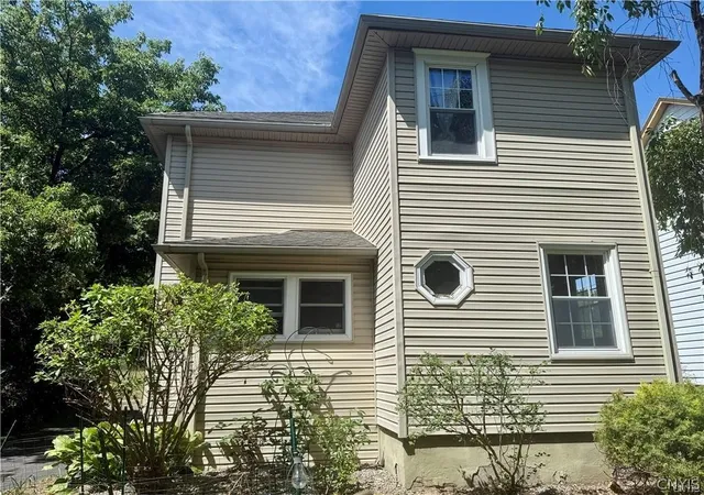 Photo 3 of Sale Pending at 1038 Sunnycrest Rd, Syracuse, NY 13206 | MLS# S1700064 | Listing updated on 2026-07-28