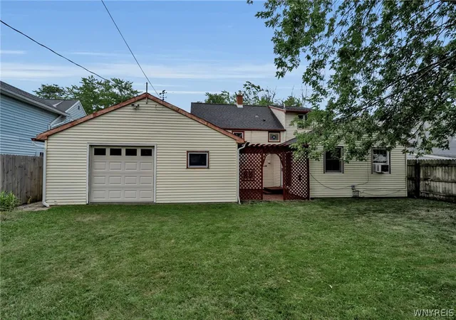 Photo 2 of Sale Pending at 228 Kettering Dr, Buffalo, NY 14223 | MLS# B1700162 | Listing updated on 2026-07-27