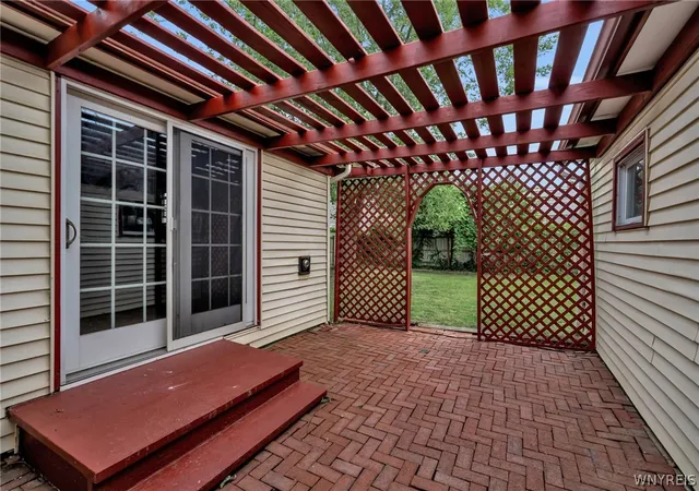 Photo 3 of Sale Pending at 228 Kettering Dr, Buffalo, NY 14223 | MLS# B1700162 | Listing updated on 2026-07-27