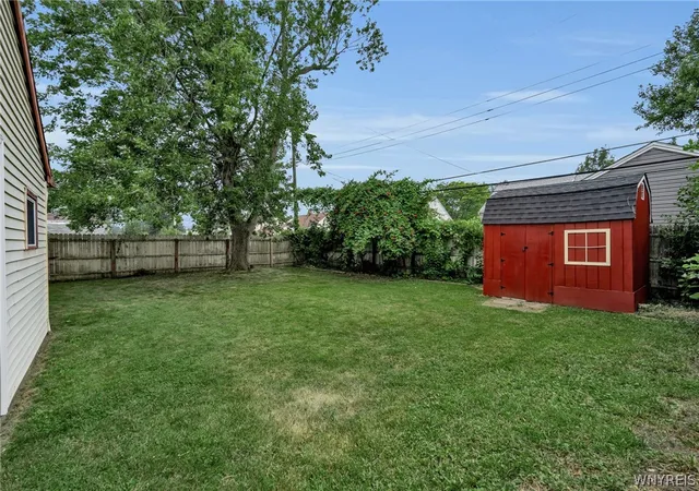 Photo 3 of Sale Pending at 228 Kettering Dr, Buffalo, NY 14223 | MLS# B1700162 | Listing updated on 2026-07-27