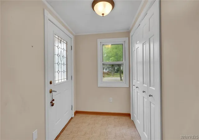 Photo 4 of Sale Pending at 228 Kettering Dr, Buffalo, NY 14223 | MLS# B1700162 | Listing updated on 2026-07-27