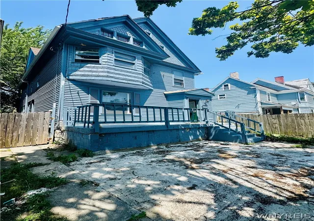 Photo 2 of Single family home for sale at 114 School St, Buffalo, NY 14213 | MLS# B1700191 | Listing updated on 2026-08-03