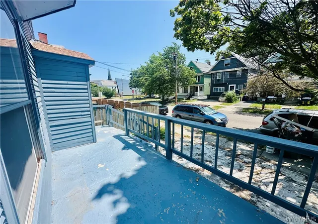 Photo 5 of Single family home for sale at 114 School St, Buffalo, NY 14213 | MLS# B1700191 | Listing updated on 2026-08-03