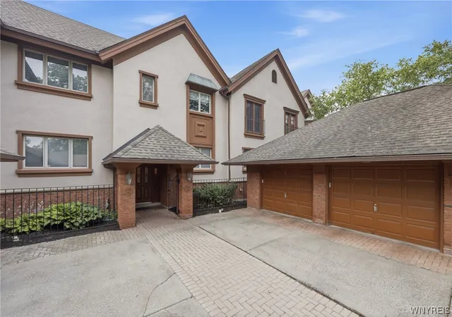 Photo 3 of Condo for sale at 182 Castlebrooke Ln, Buffalo, NY 14221 | MLS# B1700048 | Listing updated on 2026-07-22