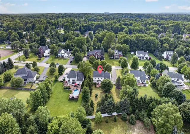 47th image of 35 Norwood Ln, Orchard Park, NY 14127 | MLS# B1700058