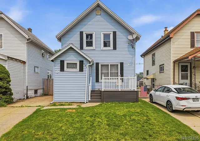 1st image of 194 Dunlop Ave, Tonawanda, NY 14150 | MLS# B1699897