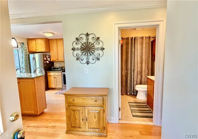 Photo 4 of Sale Pending at 104 Harwinton Ct, Camillus, NY 13031 | MLS# S1699915 | Listing updated on 2026-08-02