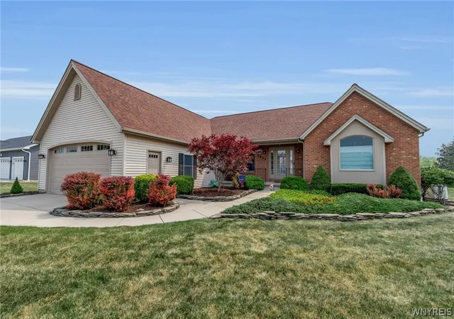 1st image of 3921 Wildwing Dr, Wheatfield, NY 14120 | MLS# B1700110