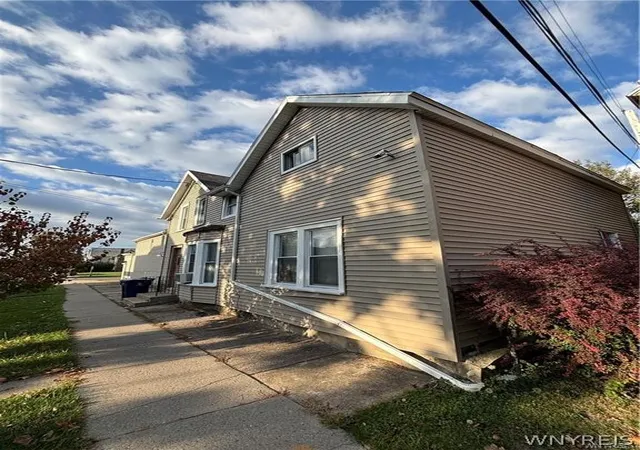 Photo 1 of Single family home for sale at 43 York St, Buffalo, NY 14213 | MLS# B1699638 | Listing updated on 2026-07-20