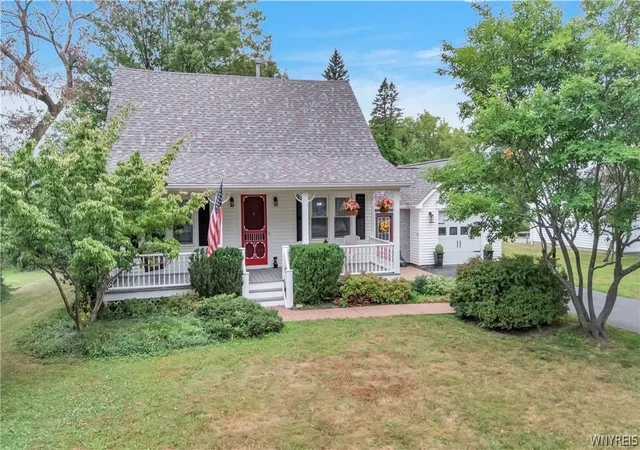 1st image of 5490 Chestnut Ridge Rd, Orchard Park, NY 14127 | MLS# B1699976