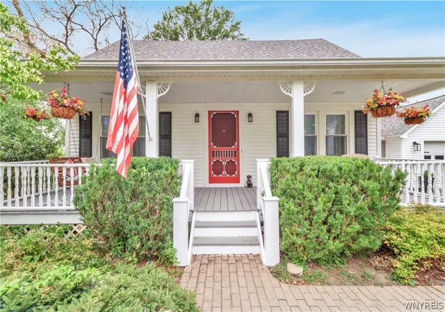 2nd image of 5490 Chestnut Ridge Rd, Orchard Park, NY 14127 | MLS# B1699976