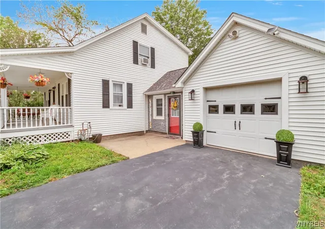 5th image of 5490 Chestnut Ridge Rd, Orchard Park, NY 14127 | MLS# B1699976