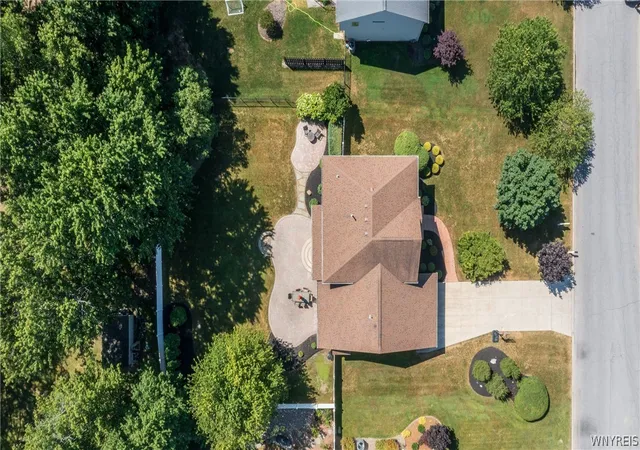 3rd image of 5225 Fox Trace, Buffalo, NY 14221 | MLS# B1699903