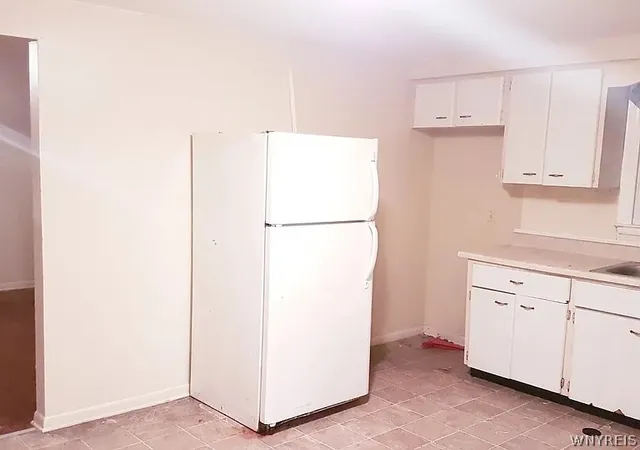 Listing Photo 2 - Condo for sale in building located at 2 Dorris Ave, Buffalo, NY 14215 - Unit #