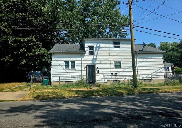 Photo 4 of Multi family home for sale at 2 Dorris Ave, Buffalo, NY 14215 | MLS# B1700261 | Listing updated on 2026-07-21