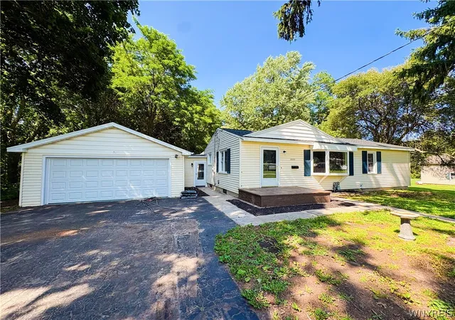 Photo 2 of Sale Pending at 3059 Broadway St, Oakfield, NY 14125 | MLS# B1700278 | Listing updated on 2026-07-29