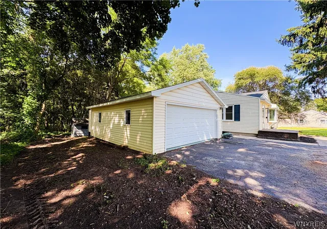 Photo 3 of Sale Pending at 3059 Broadway St, Oakfield, NY 14125 | MLS# B1700278 | Listing updated on 2026-07-29