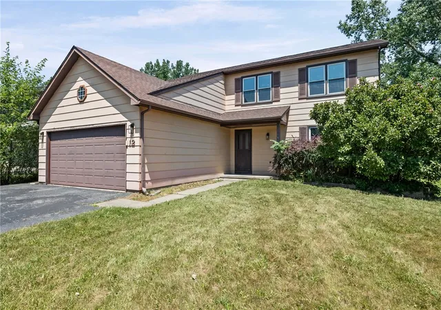 1st image of 12 Fieldstone Ln, West Henrietta, NY 14586 | MLS# R1699766