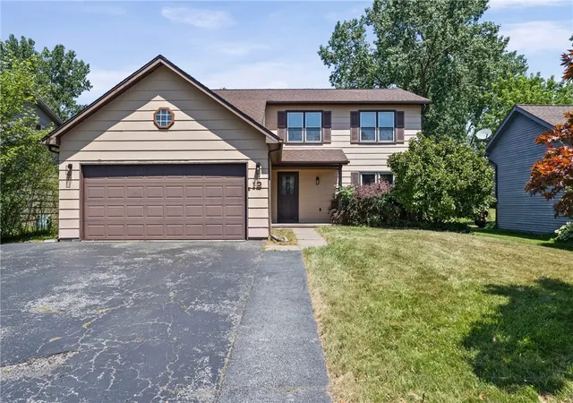2nd image of 12 Fieldstone Ln, West Henrietta, NY 14586 | MLS# R1699766