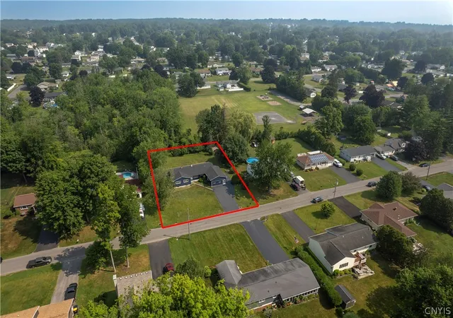 Photo 5 of Sale Pending at 48 Whitford Ave, Whitesboro, NY 13492 | MLS# S1699347 | Listing updated on 2026-07-25