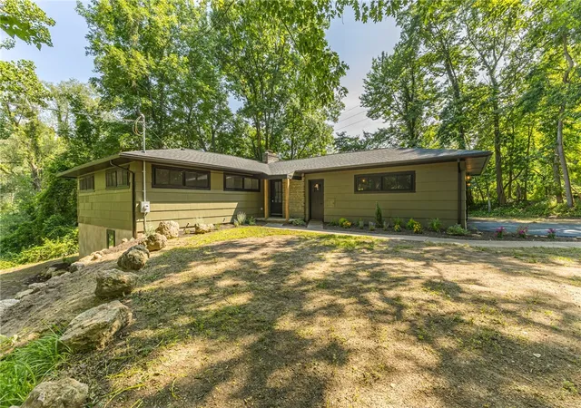 1st image of 360 Thornell Rd, Pittsford, NY 14534 | MLS# R1699907