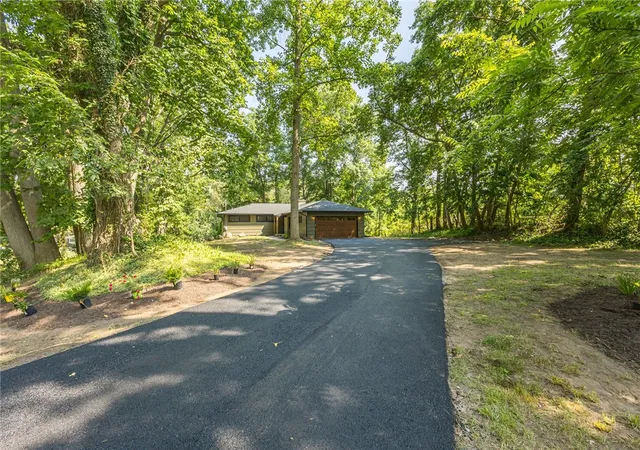 4th image of 360 Thornell Rd, Pittsford, NY 14534 | MLS# R1699907