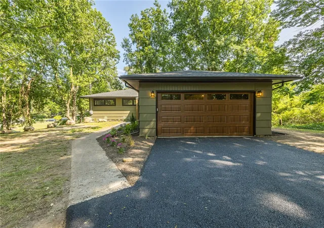 5th image of 360 Thornell Rd, Pittsford, NY 14534 | MLS# R1699907