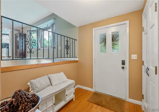 4th image of 211 Donlin Dr, Liverpool, NY 13088 | MLS# S1699137