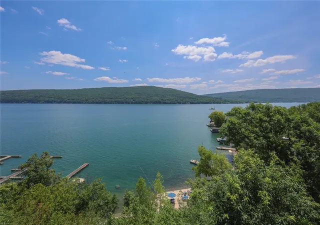 2nd image of 2 Cliffside Dr, Canandaigua, NY 14424 | MLS# R1700307