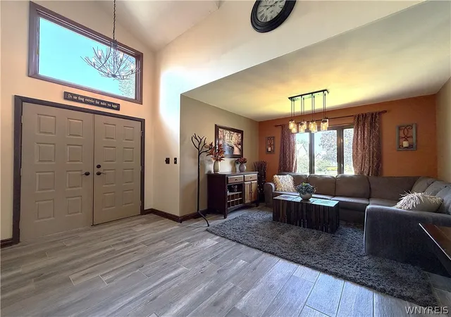 Photo 3 of Sale Pending at 222 Brush Crk Rd, Buffalo, NY 14221 | MLS# B1700121 | Listing updated on 2026-08-01