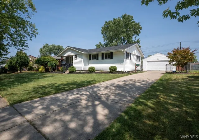 3rd image of 63 Queens Dr, West Seneca, NY 14224 | MLS# B1699398