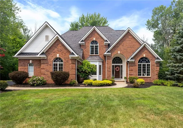 2nd image of 250 Country Woods Ln, Rochester, NY 14626 | MLS# R1698163