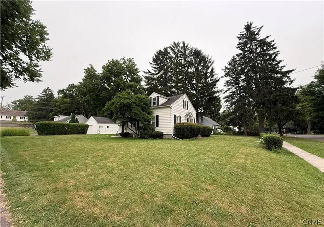 Photo 3 of Sale Pending at 1101 Cumberland Ave, Syracuse, NY 13210 | MLS# S1698357 | Listing updated on 2026-07-27