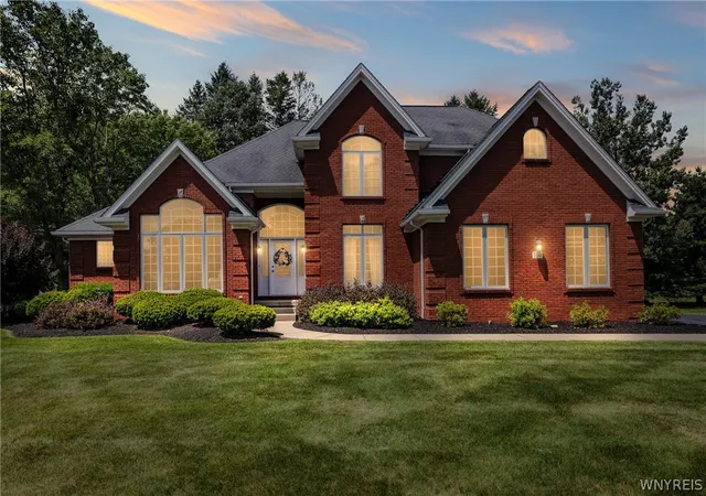 2nd image of 160 Norwood Ln, Orchard Park, NY 14127 | MLS# B1696600
