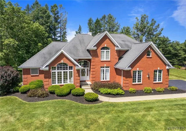 4th image of 160 Norwood Ln, Orchard Park, NY 14127 | MLS# B1696600
