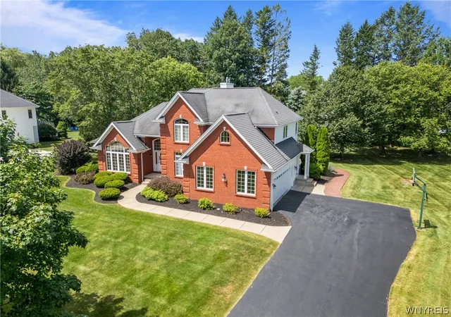 5th image of 160 Norwood Ln, Orchard Park, NY 14127 | MLS# B1696600