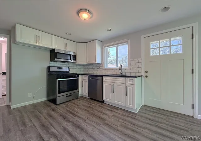 Photo 4 of Single family home for sale at 162 Cantwell Dr, Buffalo, NY 14220 | MLS# B1700102 | Listing updated on 2026-07-28