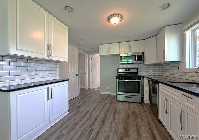 Photo 5 of Single family home for sale at 162 Cantwell Dr, Buffalo, NY 14220 | MLS# B1700102 | Listing updated on 2026-07-28