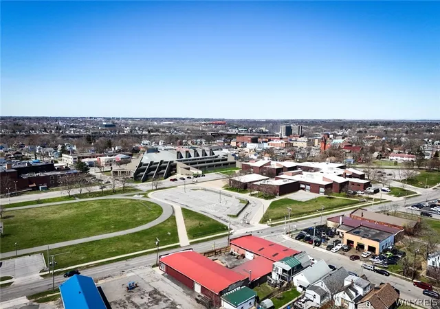 Photo 4 of Single family home for sale at 1126 La Salle Ave, Niagara Falls, NY 14301 | MLS# B1699685 | Listing updated on 2026-07-21