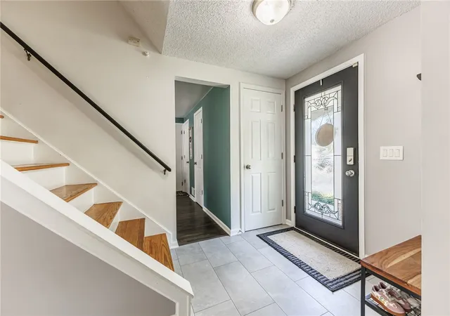 5th image of 27 Sunny Slope Dr, Parma, NY 14468 | MLS# R1700164