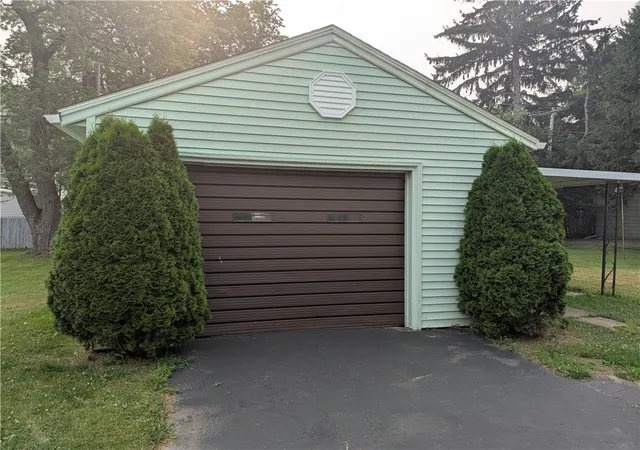 Photo 3 of Sale Pending at 535 Florence Ave, Medina, NY 14103 | MLS# R1700353 | Listing updated on 2026-07-28